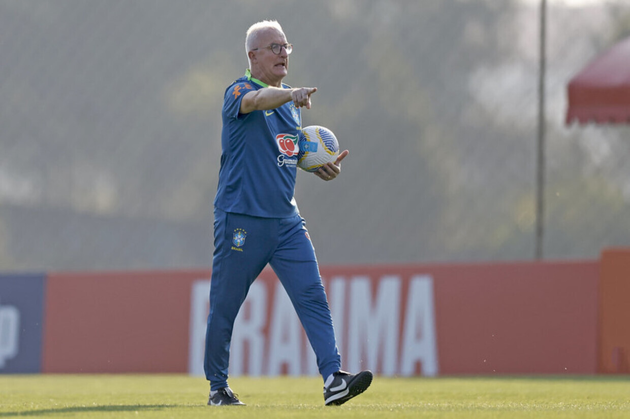 Dorival Aponta Mudan As Na Sele O E Projeta Duelo Dif Cil N O